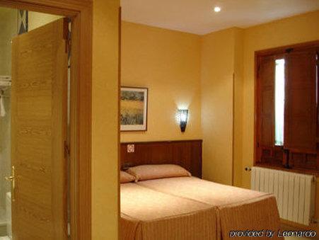 Hostal Sol Toledo Esterno foto