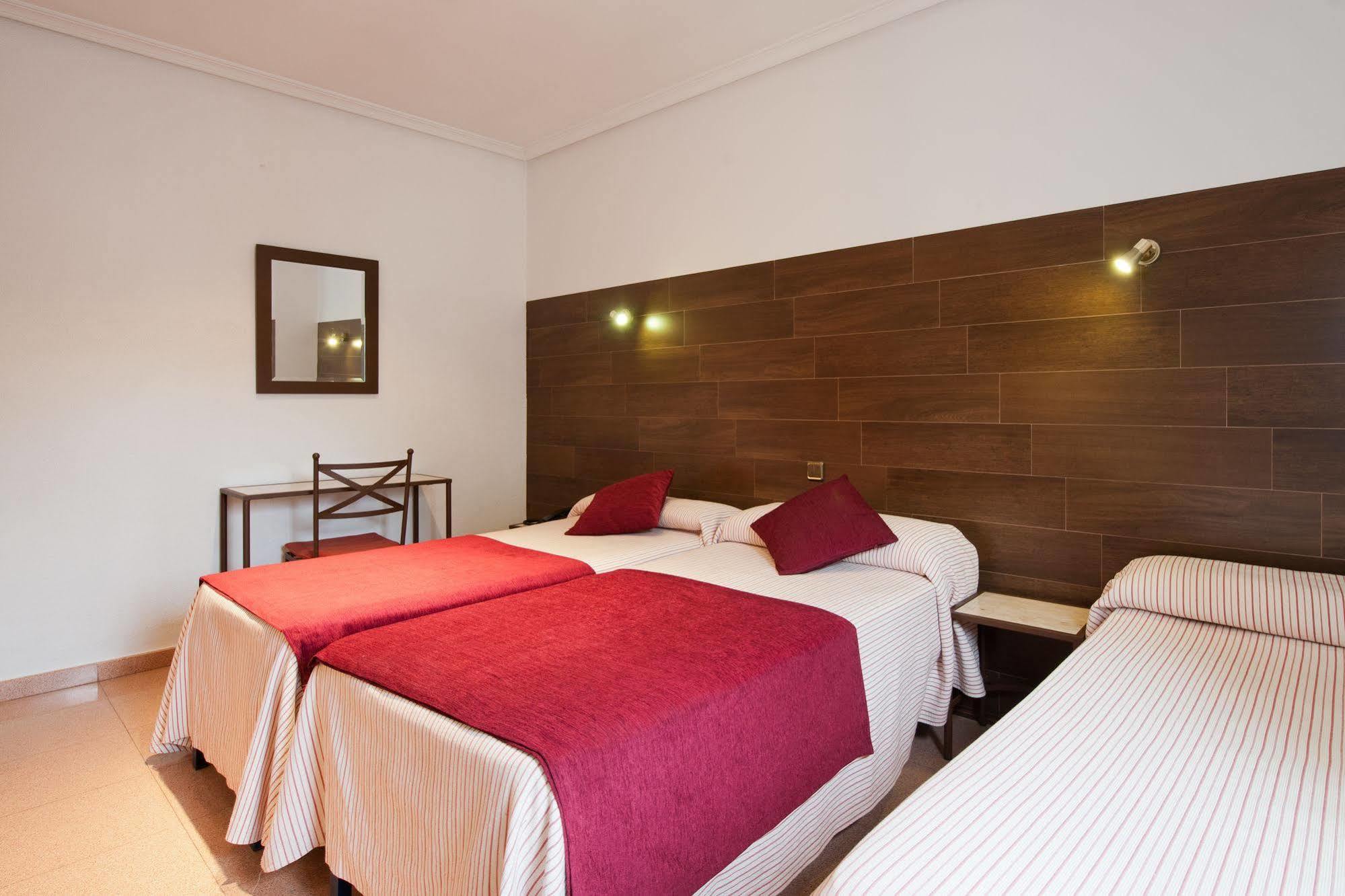 Hostal Sol Toledo Esterno foto