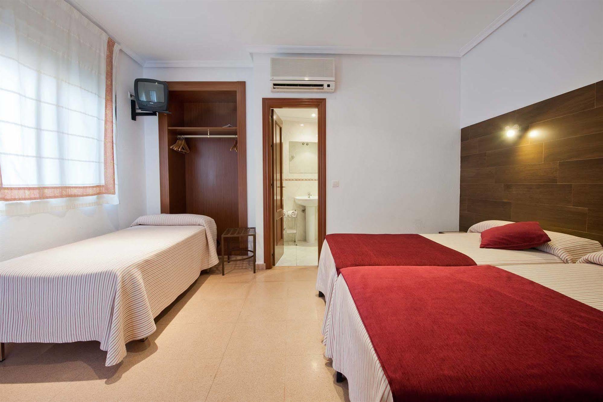 Hostal Sol Toledo Esterno foto
