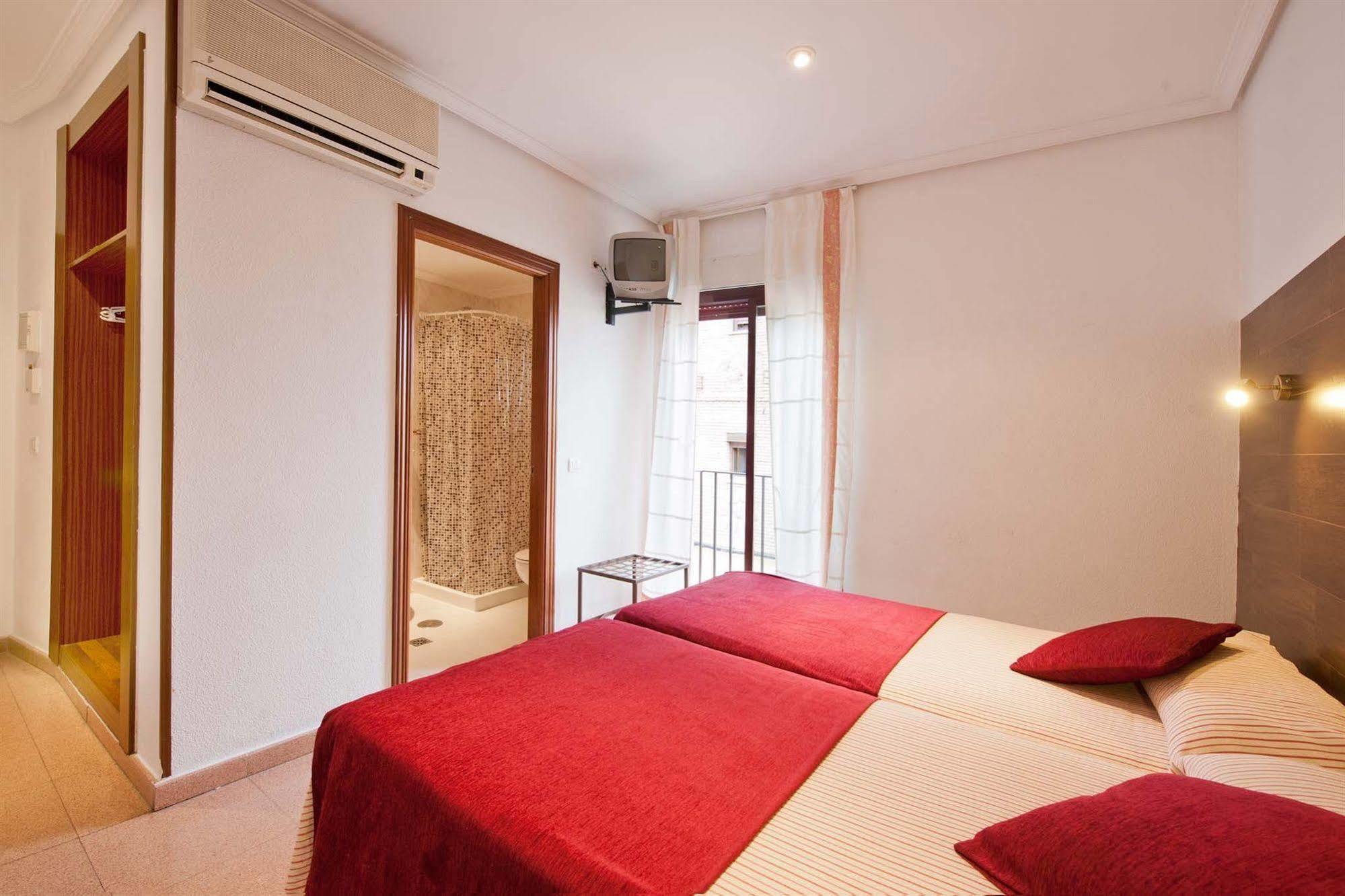 Hostal Sol Toledo Esterno foto