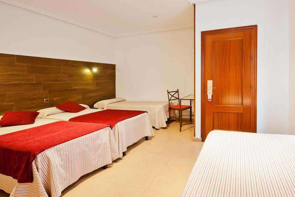 Hostal Sol Toledo Esterno foto